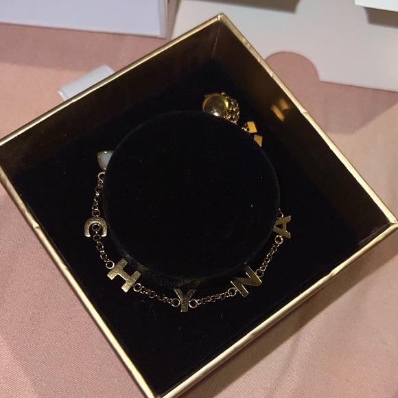 Abbott Lyon bracelet. MADE MINE NAME BRACELET (GOLD) Name: Chyna 18k gold plated - Picture 4 of 4